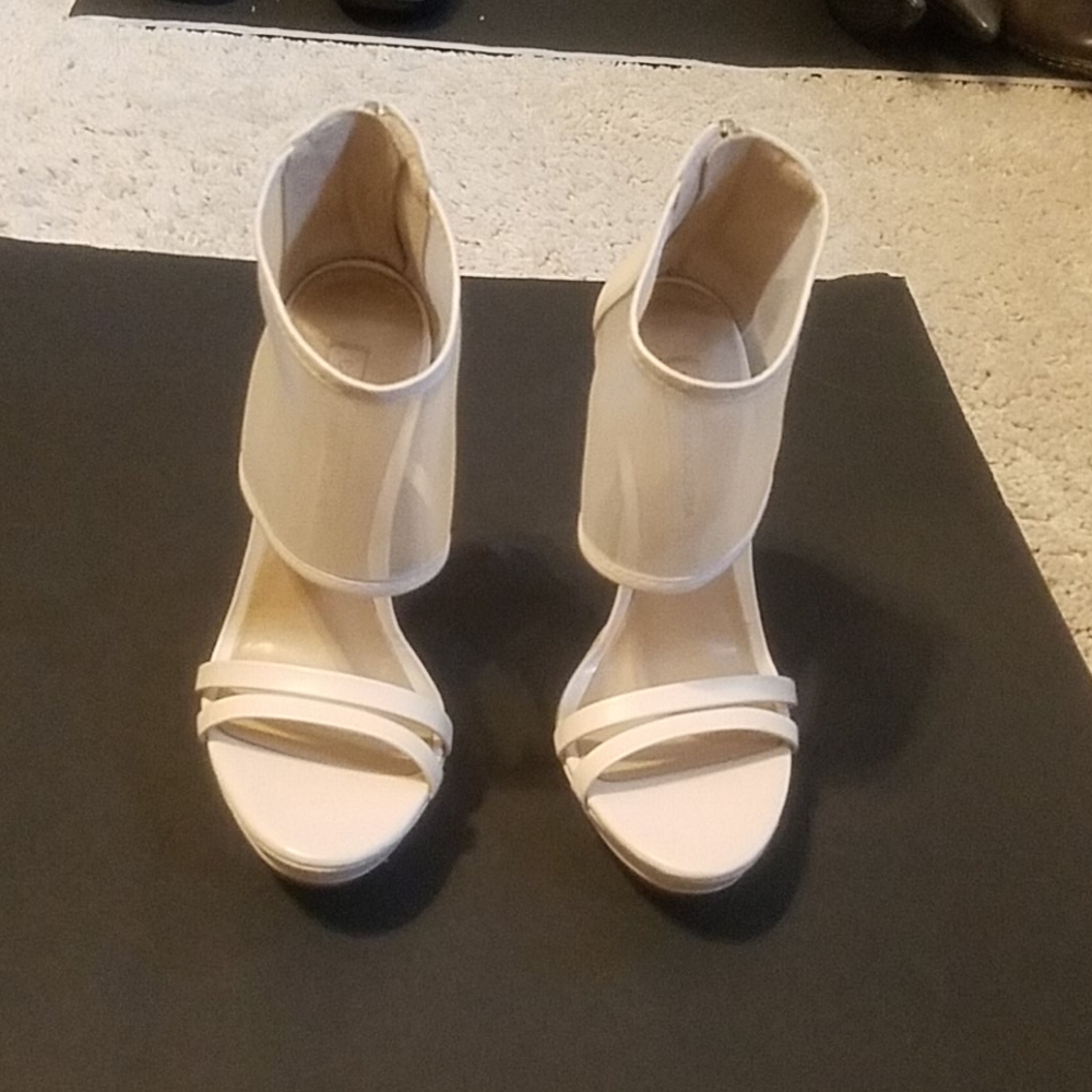 BCBGMaxAzaria Ferber Mesh Beigo Stillettos